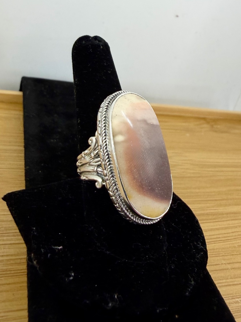 SARDA Bali Sterling Silver Large Purple Oval Agate Filigree Bamboo Ring; SZ 9